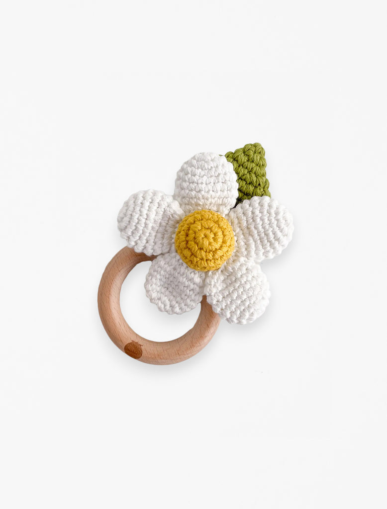 Flat image of the daisy wooden rattle