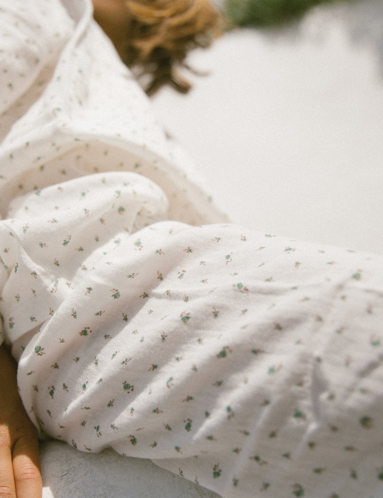 Image of Kids Balloon Set in White Muslin