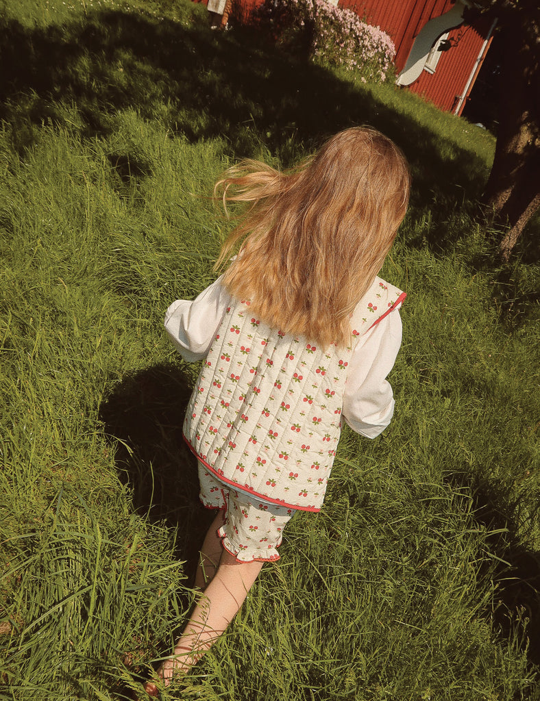 image of sofia shorts in berry floral