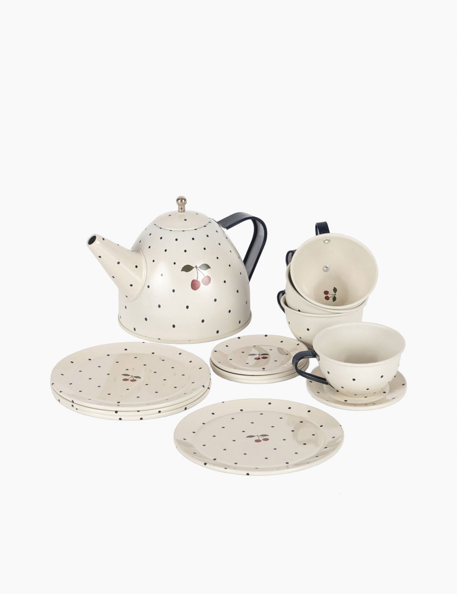 Tea Party in Blue Dot – Spilled Milk